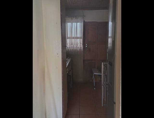 2 BEDROOM HOUSE FOR SALE IN VICTORIA MXENGE